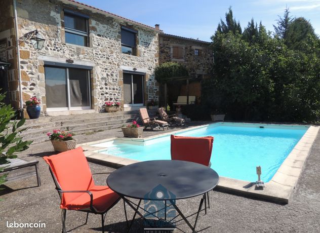 Maison 8 pièces 211 m²