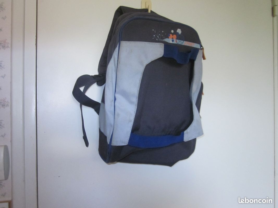 Sac à dos bleu et gris (image 2)