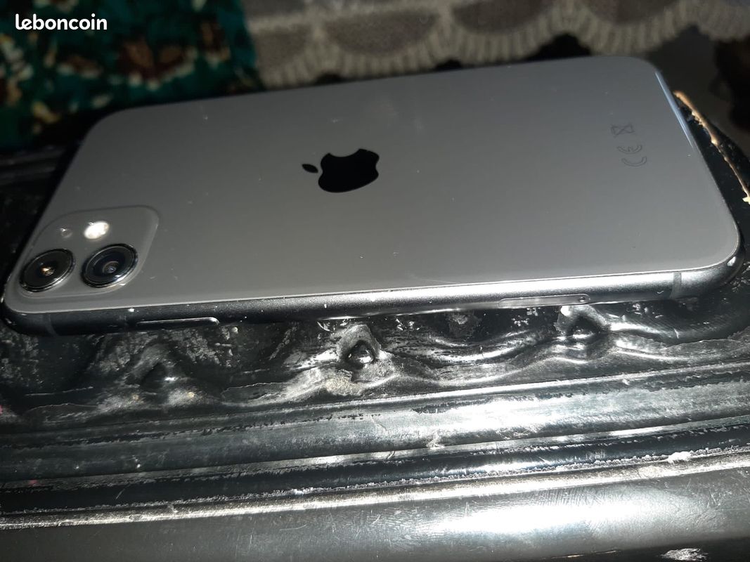 IPhone 11 128g (image 4)