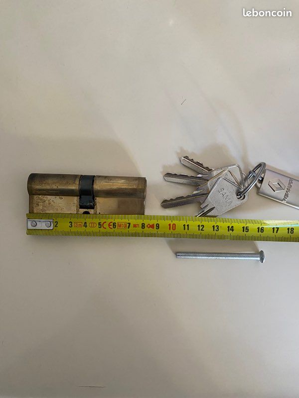 Cylindre de serrure avec 4 clés (image 1)