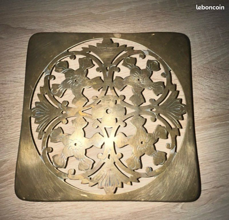 ANCIEN DESSOUS DE plats en aluminium EUR 5,00 - PicClick FR