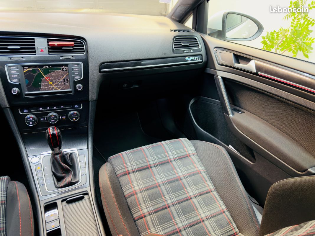 VOLKSWAGEN Golf VII 7 GTI Performance 230 DSG – Origine France – Carnet complet – 3 ième main (image 16)