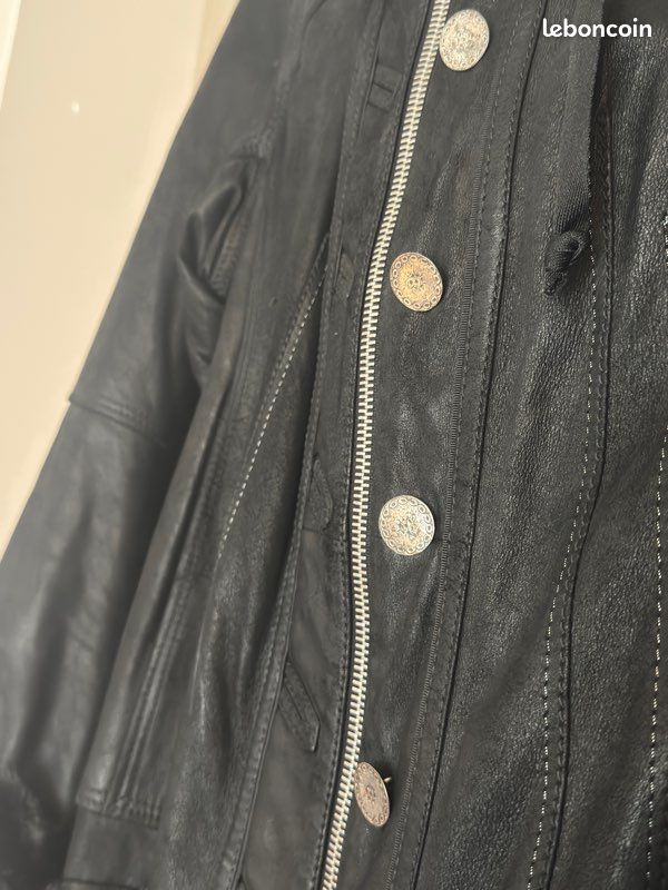 Veste Noire Girbaud – Taille 38 – Polyester – Style Casual Courte – Occasion Très Bon état