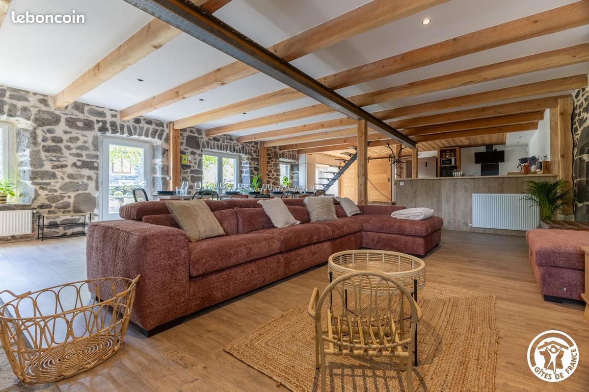 Maison 8 pièces 287 m² · à Besse-Et-Saint-Anastaise · 287 m² · 580 000 €