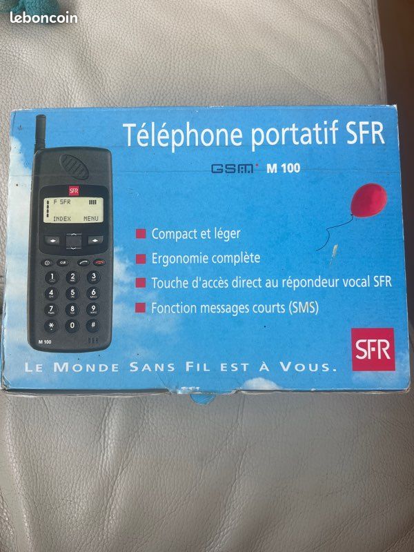 Telephone GSM M100 (image 1)
