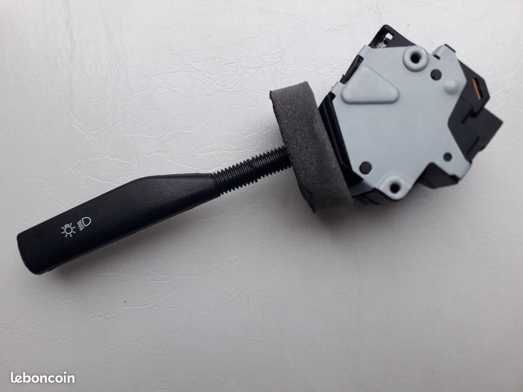 Commodo (phare Avant) Pour Peugeot 205 Phase 2 - Pièce D'occasion En Bon état - Véhicule Origine Diesel 1.8D