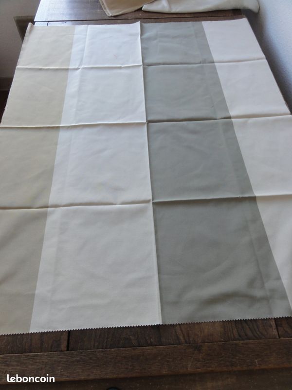 Coupon de tissu – synthétique (image 1)