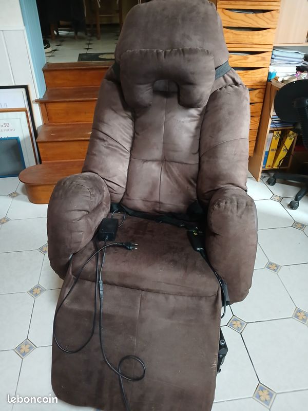 Fauteuil marron très confortable (image 1)