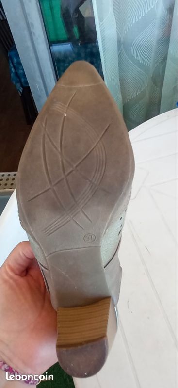 Chaussures ouvertes T 37 (image 8)