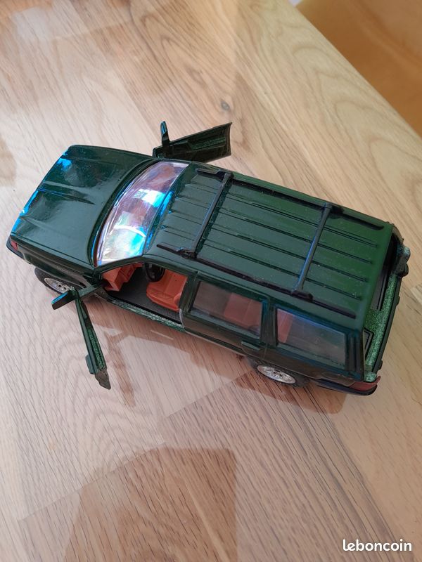 Jeep Grand Cherokee 1/24 (image 4)