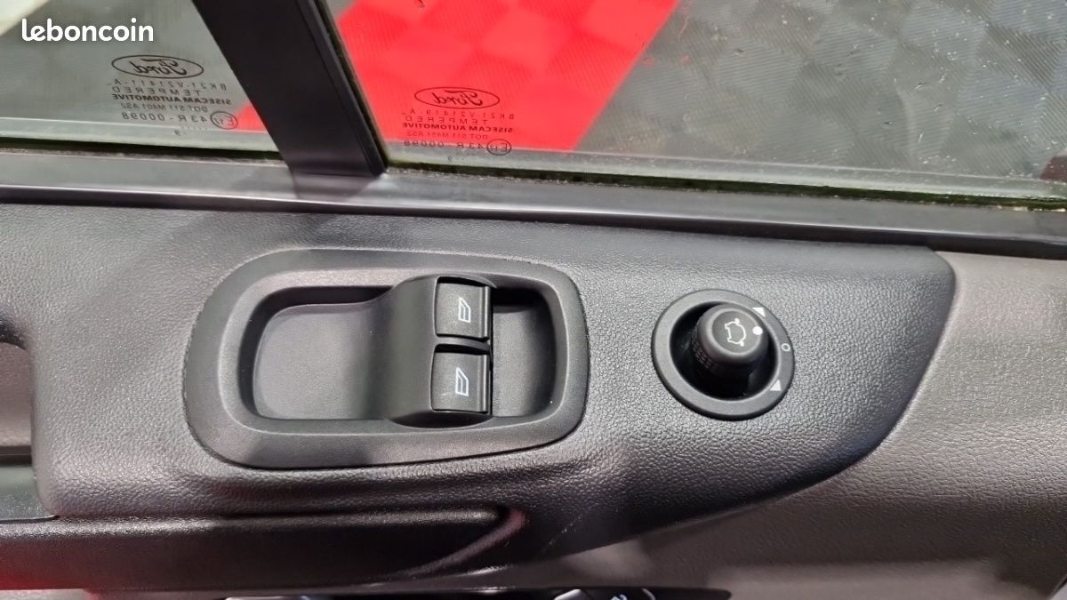 Ford Transit Custom 280 L1H2 2.0 ECOBLUE 105 TREND BUSINE (image 22)