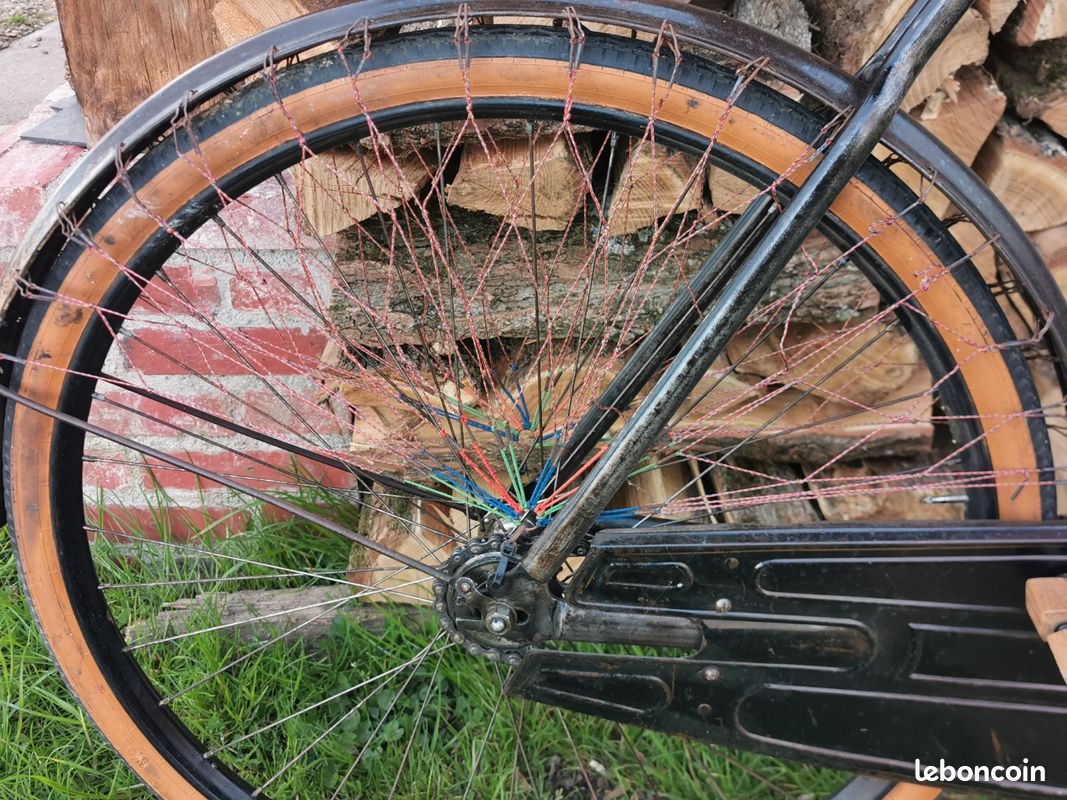 Jantes De Vélo Anciennes à Retournement Des Années 1930 - Occasion, Marque VELO, état Fonctionnel Avec Traces D'usure - Pour Restauration Ou Décoration Vintage