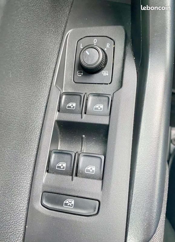 Volkswagen Taigo 1.0 TSI 116 DSG7 Life 5 pts/ Radars de recul/ Regulateur vitesse/ Jantes alu 16"... (image 13)