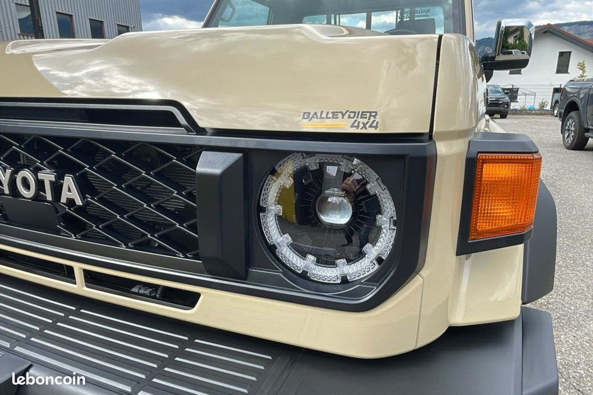 Toyota Land Cruiser GRJ 79 SIMPLE CABINE LX 4.0 V (image 15)
