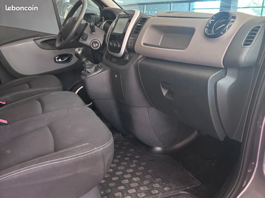 Renault trafic fourgon gn l2h1 1200 kg dci 145 energy e6 confort (image 12)