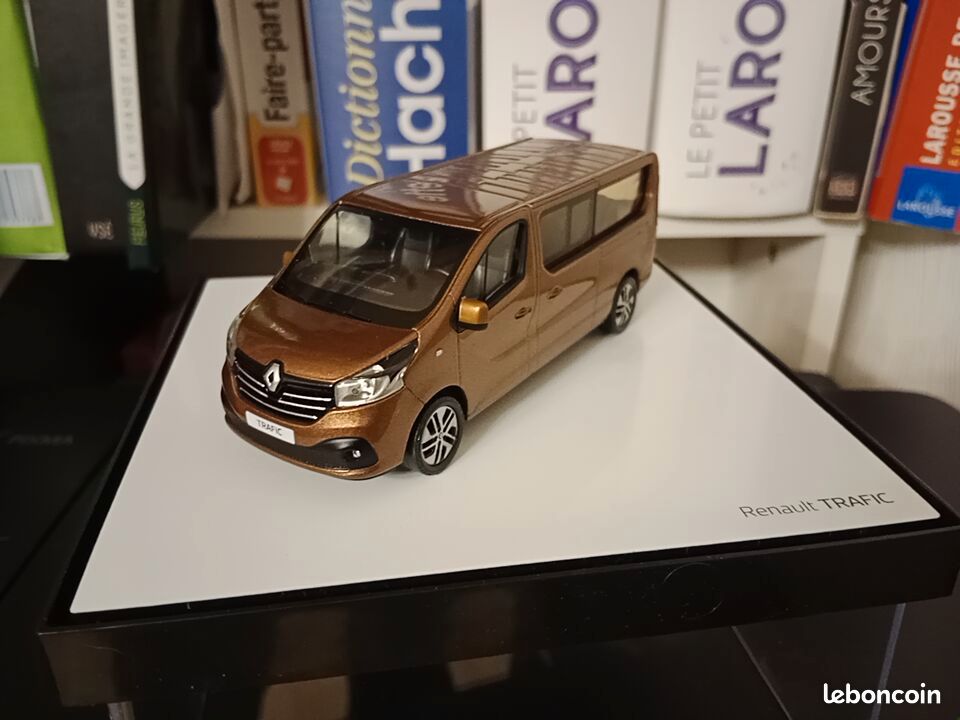 Coffret NOREV 1/43 – Gendarmerie Renault 21 Nevada + Renault Trafic – Miniatures De Collection