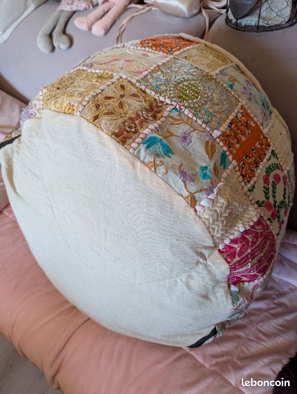 Poufs gonflables oranges année 70