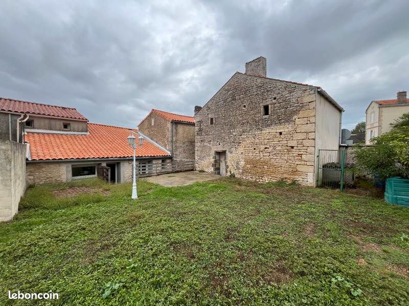 Maison 6 pièces 127 m² · à Xanton-Chassenon · 127 m² · 860 €/mois