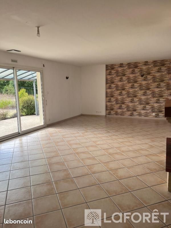 Maison 6 pièces 148 m² · à Pons · 148 m² · 1 200 €/mois