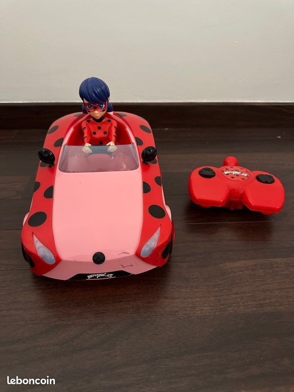 Voiture télécommandée Ladybug (image 1)