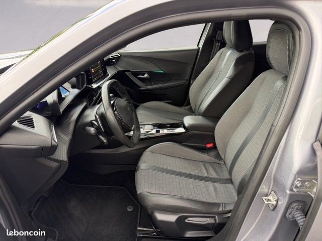 Peugeot 2008 BlueHDi 130CV EAT8 Allure Pack (image 11)