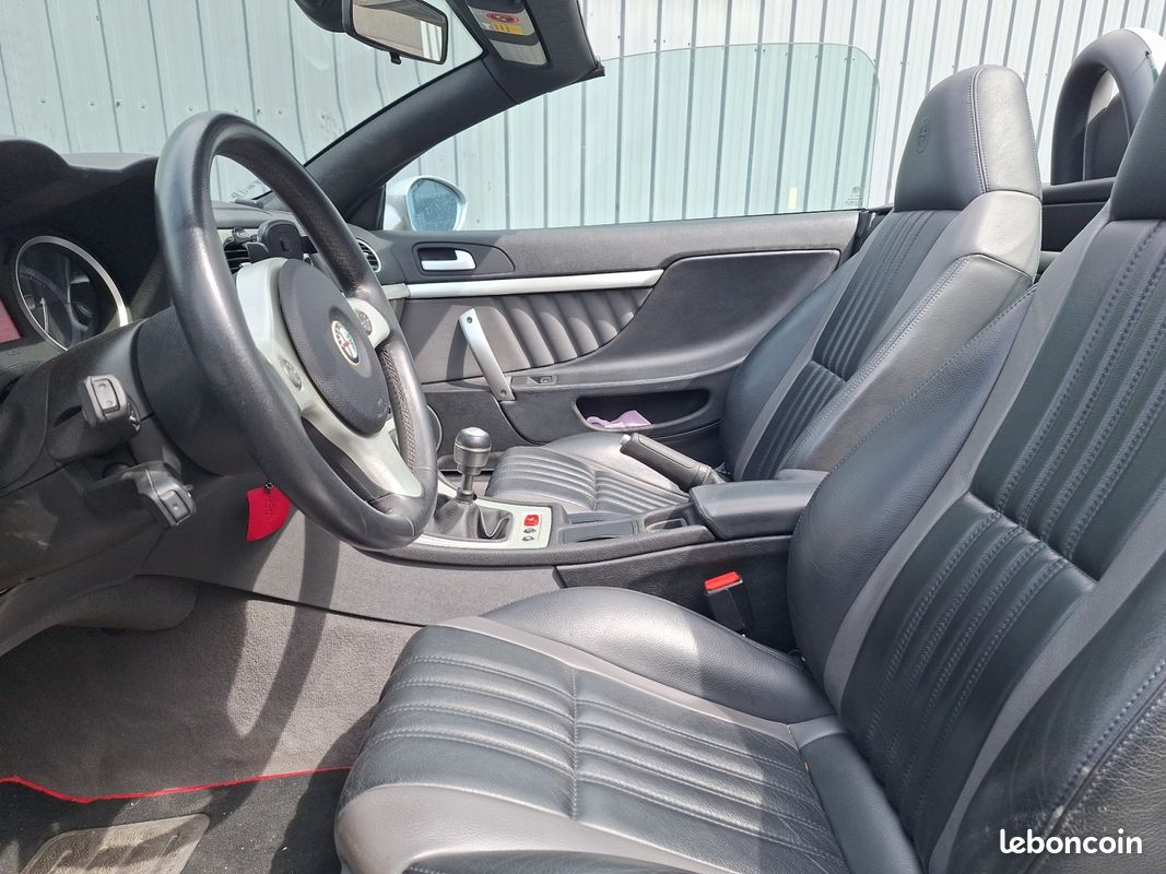 ALFA ROMEO SPIDER 3.2 V6 JTS Q4 260ch CABRIOLET - 77 400 km - Garantie 12 mois (image 8)