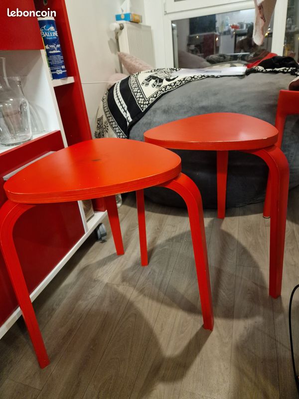 Tabouret rouge IKEA (image 2)