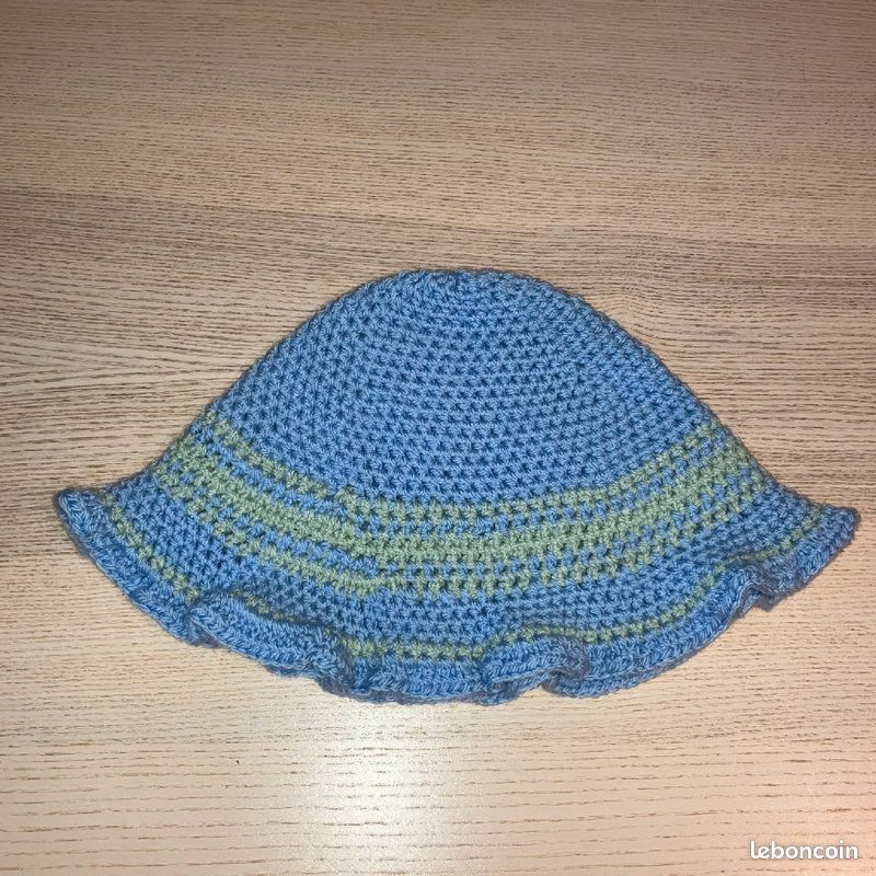 Bob bleu en crochet (image 1)