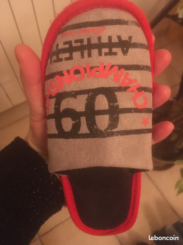 Chaussons taille 32 Neufs (image 2)