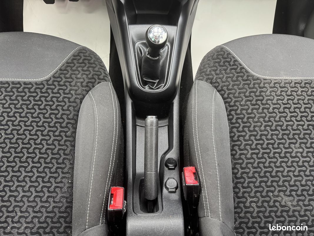 Citroen C3 1.4 HDI 70CV CONFORT (image 22)