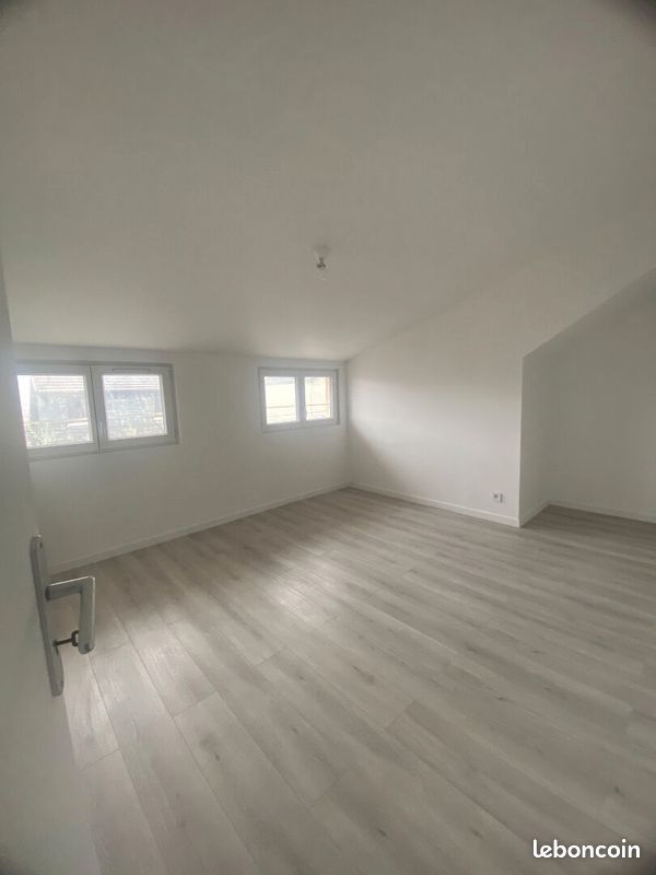 Maison a louer stains - 10 pièce(s) - 165 m2 - Surfyn