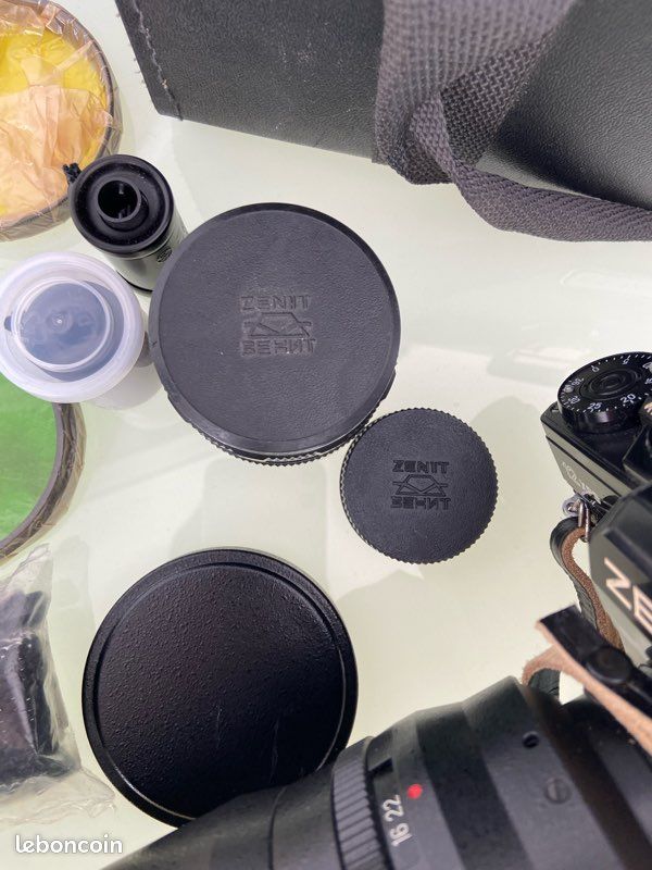 RARE OBJECTIF 55MM RICOH RIKENON, monture M42 avec bouchons en BON ETAT