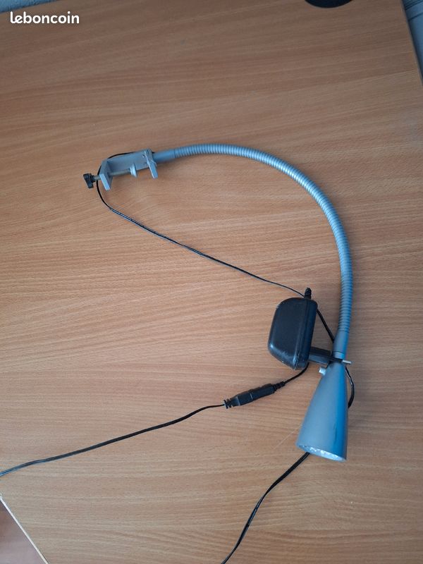 Lampe de bureau (image 1)