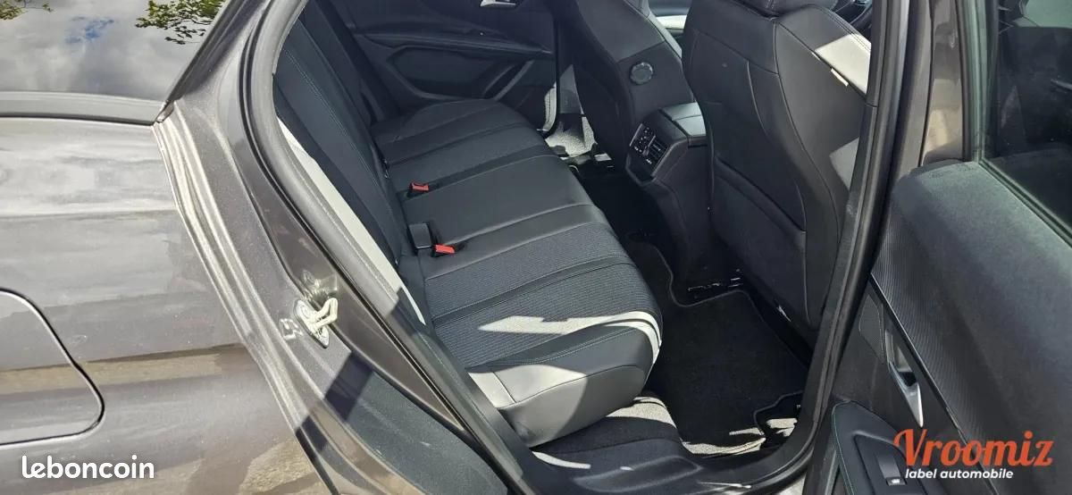 Peugeot 3008 GENERATION-II 1.5 BLUEHDI 130 ALLURE EAT BVA START-STOP (image 18)