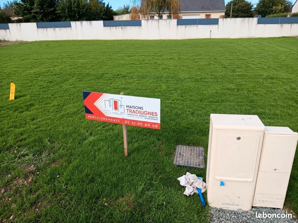 Terrain 303 m² · au Loroux-Bottereau · 98 000 €