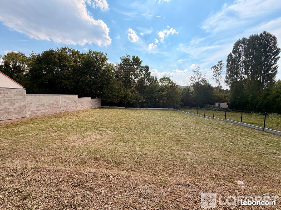 Terrain 923 m² · à Cuchery · 923 m² · 65 000 €