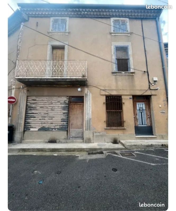 Maison 10 pièces 204 m² · à Valréas · 204 m² · 148 000 €