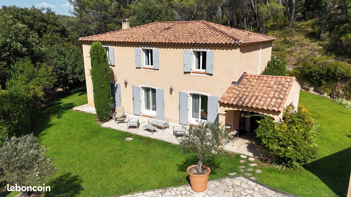 Maison 6 pièces 200 m² · à Bouc-Bel-Air · 200 m² · 1 290 000 €
