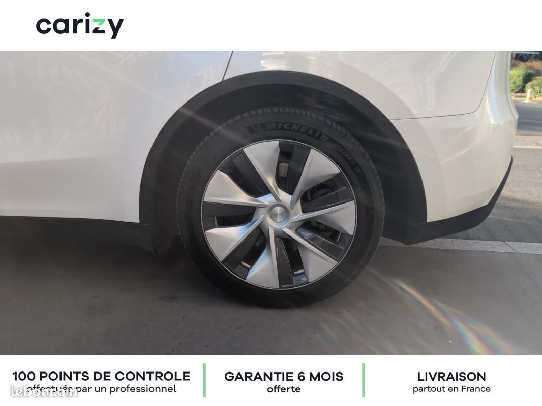 Tesla Model Y Standard RWD (image 10)