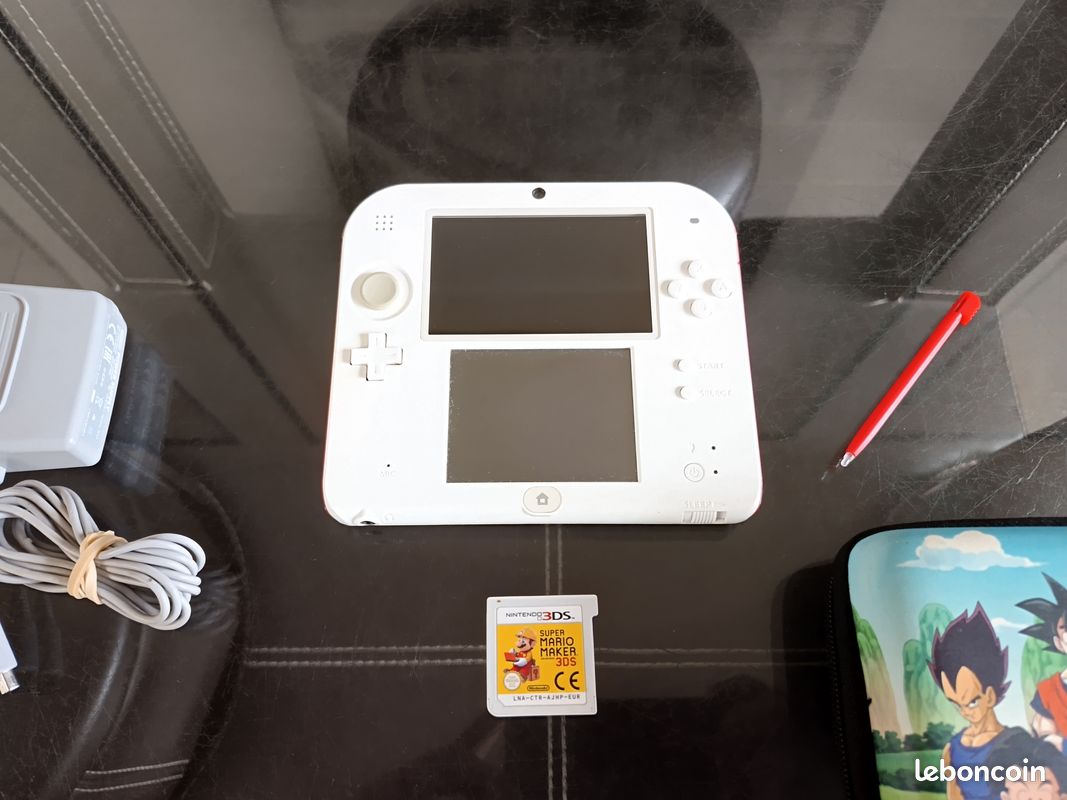 Console Nintendo 2 DS Blanche + Housse et Jeu Super Mario Maker (image 2)