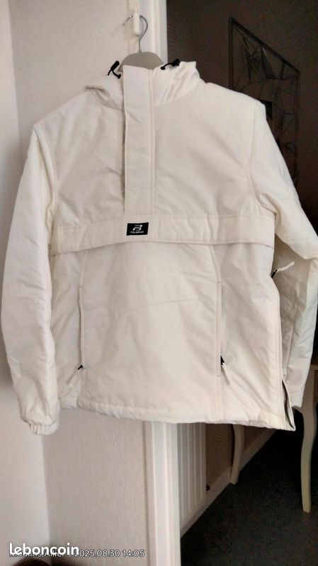 Kanguru Mont Veste Blanche Pull And Bear Doudoune Femme S/M