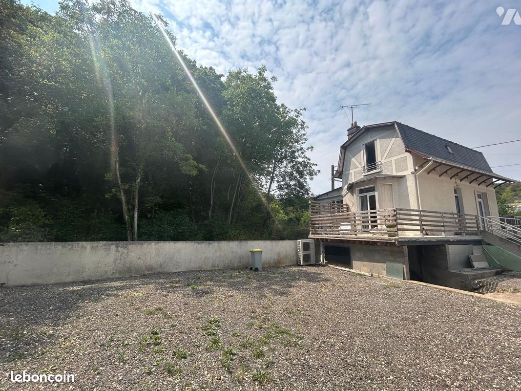 Maison 5 pièces 99 m² · à Villeneuve-sur-Yonne · 99 m² · 155 000 €