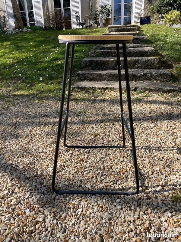 Tabouret en bois (image 2)