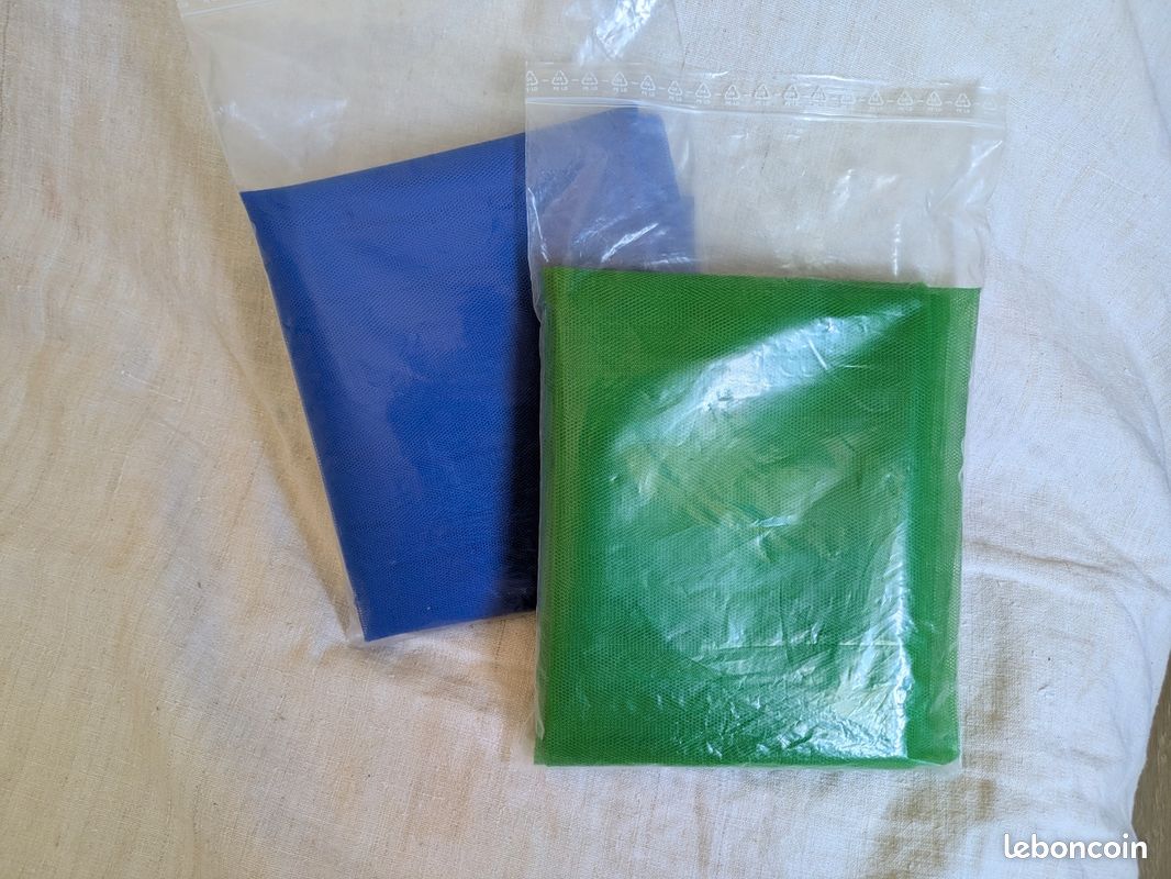 Lot 2 coupons tulle vert/ bleu (image 1)