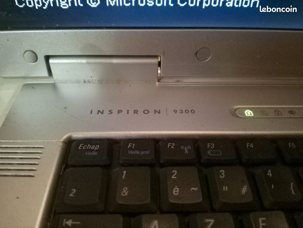 DELL Inspiron Repose Main Pavé Tactile 05x596