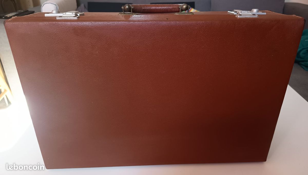 Valise ancienne des années 1960 pour le nécessaire de toilette
