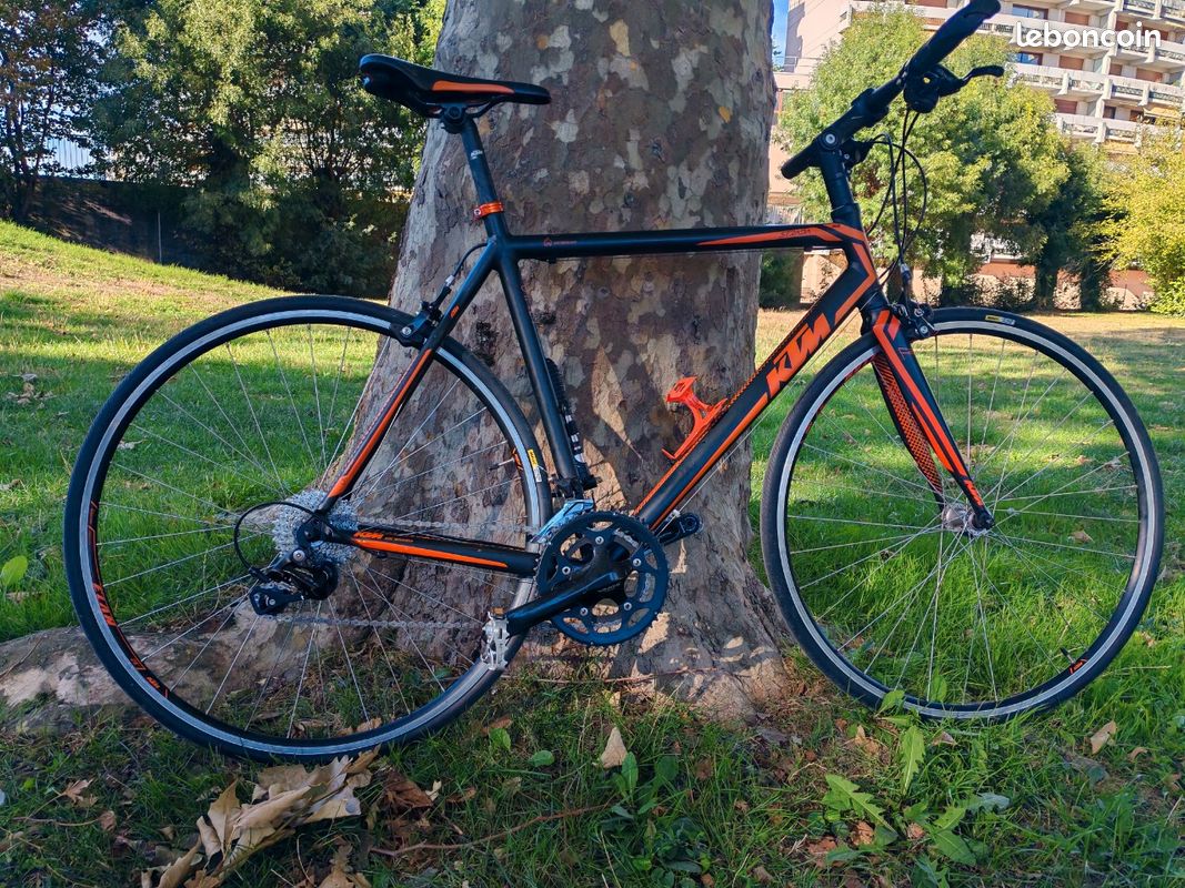 Velo de route KTM strada 800 (image 1)