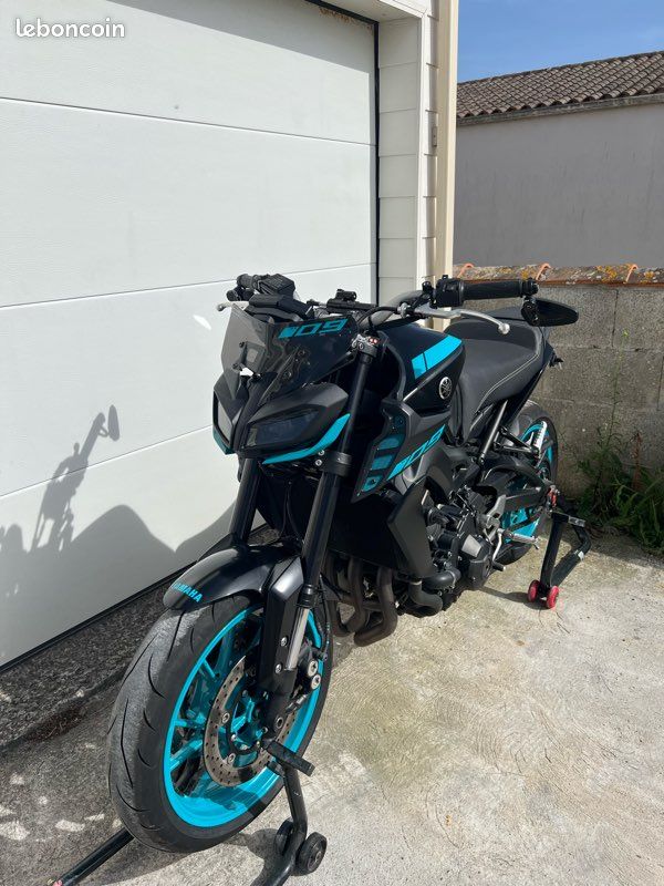 Yamaha mt09 (image 1)