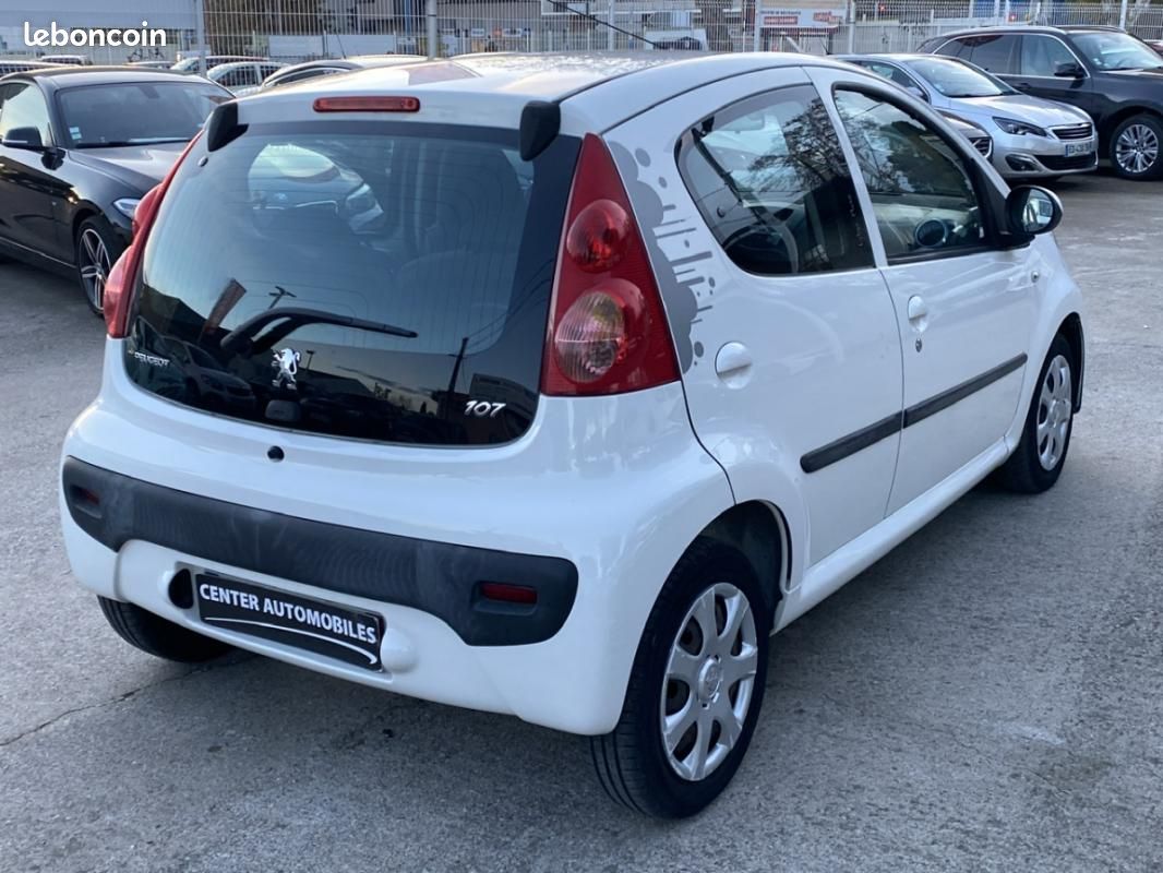 Peugeot 107 1.0e 12V BLUE LION Trendy {1er Main 87 000 KM} - Voitures