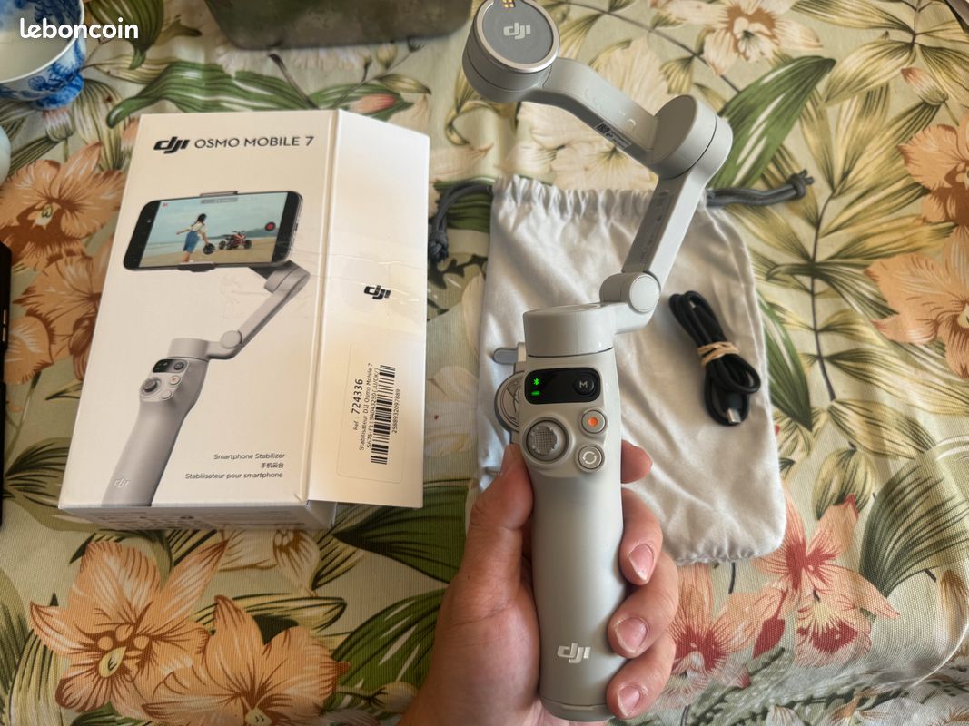 DJI Osmo Mobile 7 - Stabilisateur Smartphone - Très bon état (image 1)